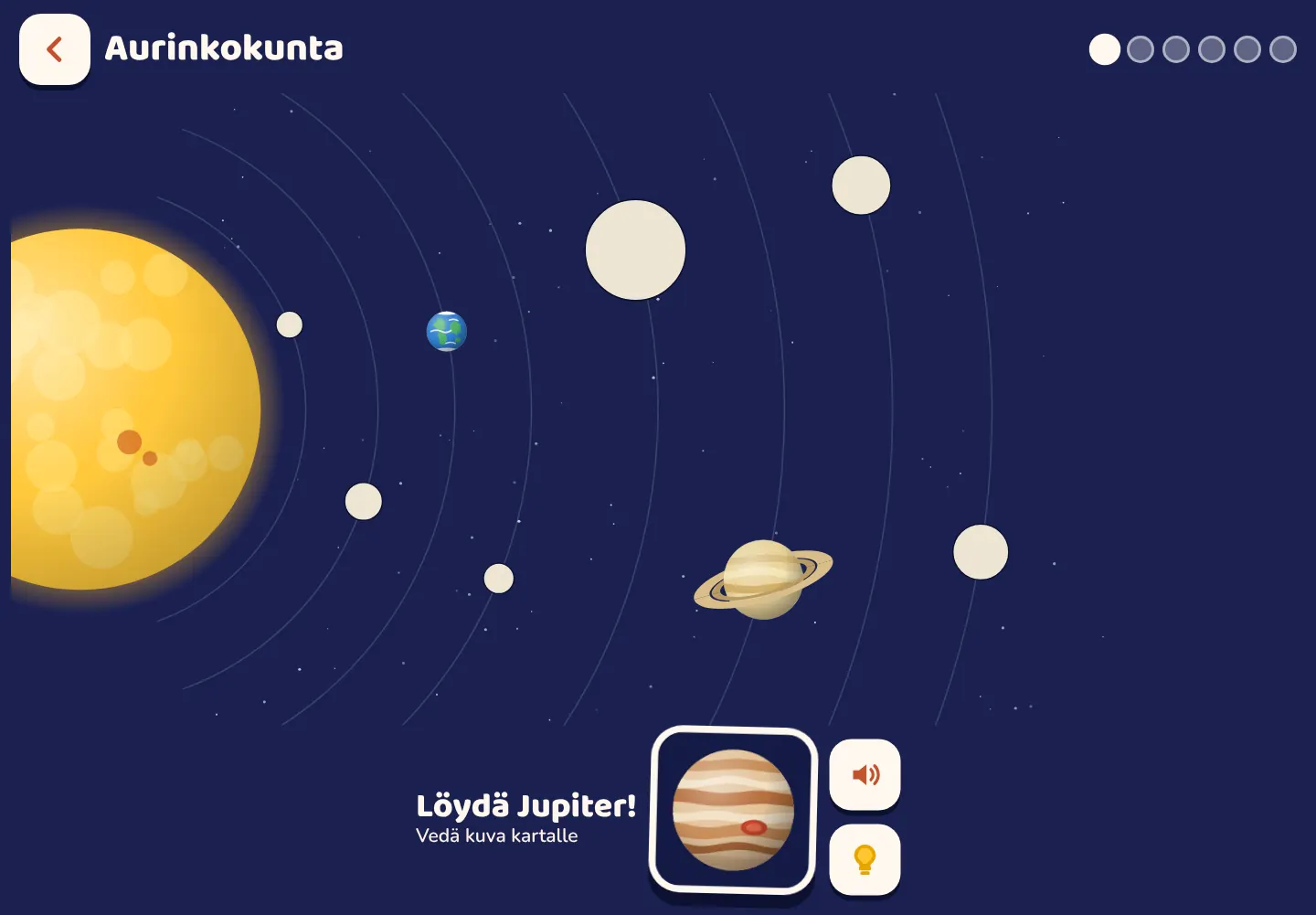 Space Wiki -sovellus: puoliksi täytetty Aurinkokunta-kartta, jossa Jupiter odottaa vetämistä.