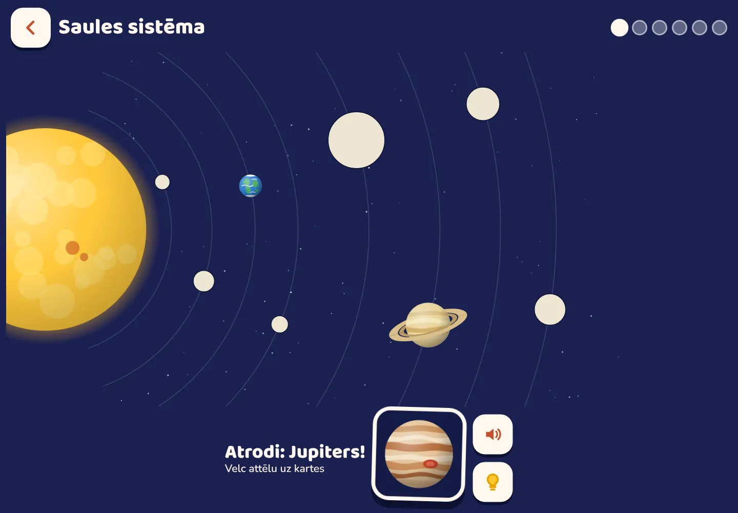 Space Wiki lietotne: līdz pusei aizpildīta Saules sistēmas karte, kurā Jupiters gaida, kad to aizvilks vietā.